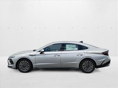 New 2025 Hyundai Sonata Limited image 5