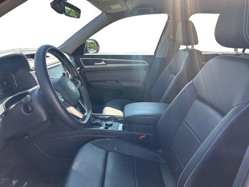 Certified 2023 Volkswagen Atlas SE image 2