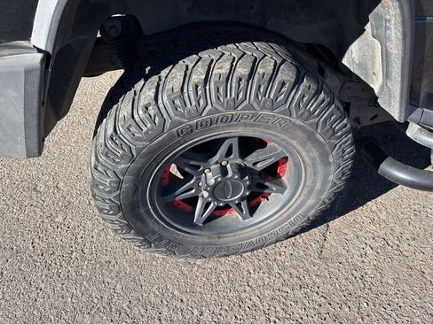 Used 2003 HUMMER H2 w/ Preferred Equipment Group image 16