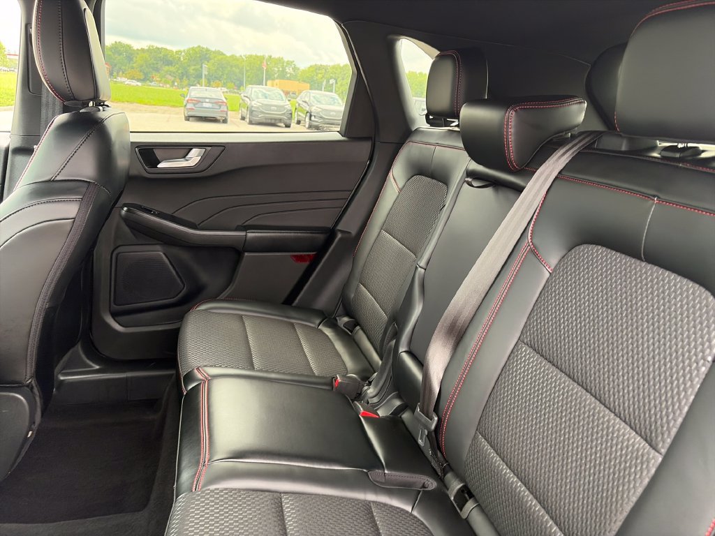 Used 2024 Ford Escape ST-Line w/ Tech Pack #1 AWD/4WD image 28