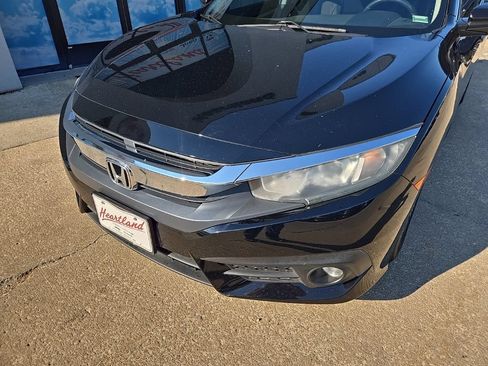 Used 2018 Honda Civic EX-T image 17