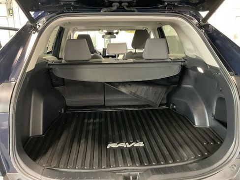 Used 2022 Toyota RAV4 XLE w/ Convenience Package AWD/4WD image 21