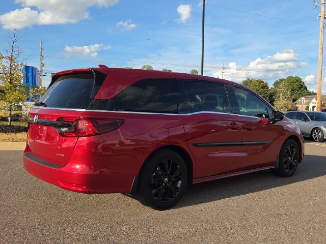 Used 2024 Honda Odyssey Sport image 3