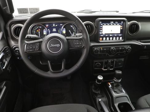 Used 2023 Jeep Wrangler Unlimited w/ Cold Weather Group image 15