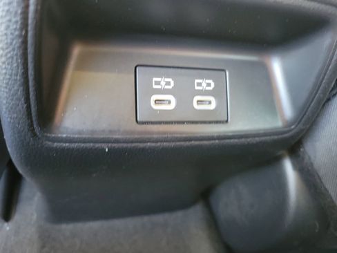 Used 2023 Toyota Corolla LE image 11