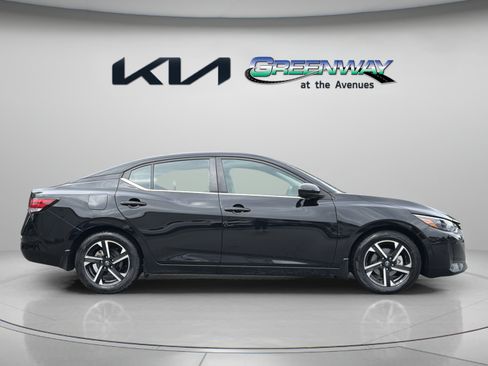 Used 2024 Nissan Sentra SV FWD image 7