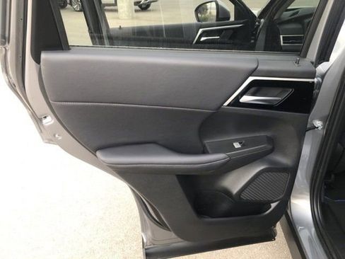 Used 2024 Mitsubishi Outlander SE image 14