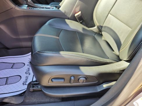 Used 2022 Chevrolet Equinox Premier image 25