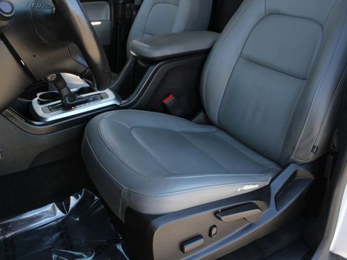 Used 2015 Chevrolet Colorado LT w/ Luxury Package RWD image 19