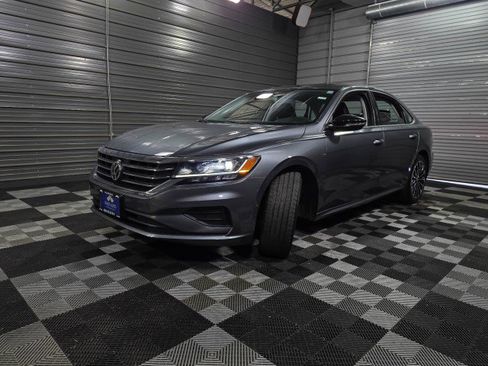 Used 2022 Volkswagen Passat 2.0T image 40