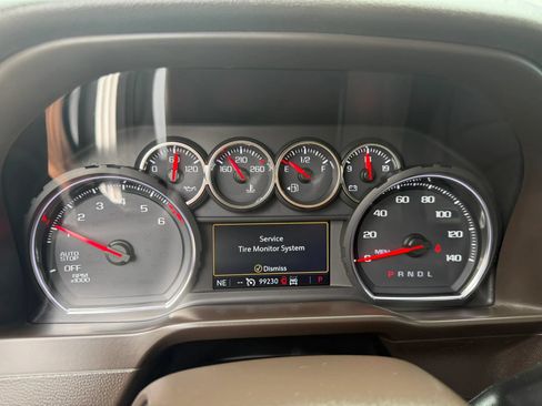 Used 2019 Chevrolet Silverado 1500 LT w/ Texas Edition AWD/4WD image 19