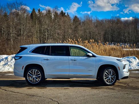 New 2026 Buick Enclave Avenir w/ Super Cruise Package image 2