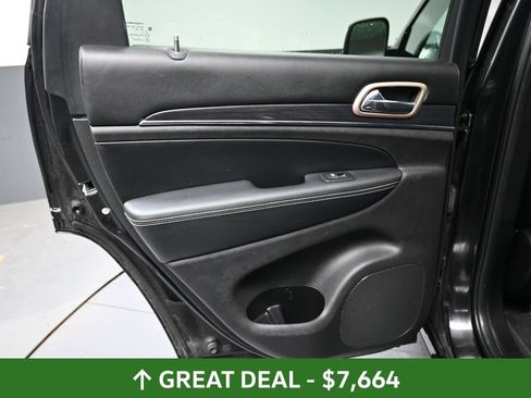 Used 2015 Jeep Grand Cherokee Overland AWD/4WD image 25