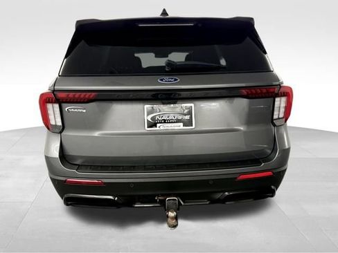 Used 2025 Ford Explorer ST-Line w/ Premium Package image 8