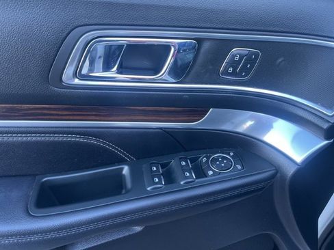 Used 2018 Ford Explorer Limited w/ Equipment Group 301A image 11