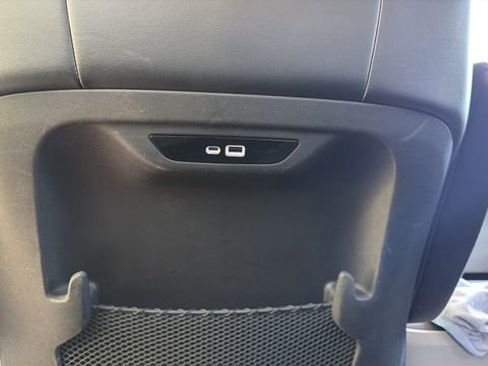 Used 2024 Chrysler Pacifica Limited FWD image 30