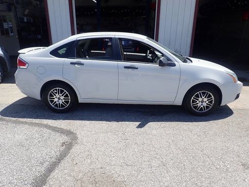 Used 2011 Ford Focus SE w/ Sedan SE Appearance Pkg FWD image 21
