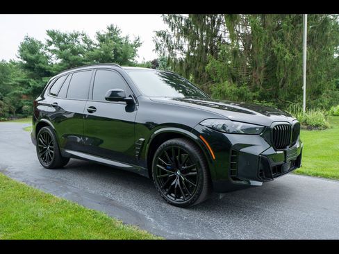 Used 2024 BMW X5 xDrive40i AWD/4WD image 3