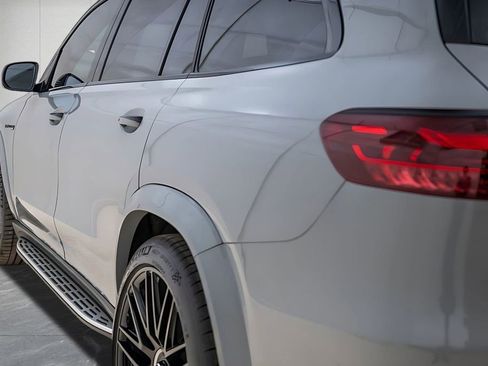 Used 2025 Mercedes-Benz GLS 63 AMG 4MATIC image 12