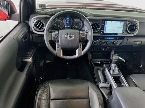 Used 2021 Toyota Tacoma TRD Sport w/ TRD Premium Sport Package AWD/4WD image 24
