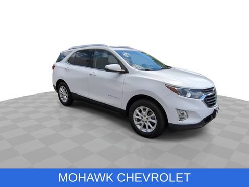 Used 2019 Chevrolet Equinox LT w/ Sun & Navigation Package AWD/4WD image 2