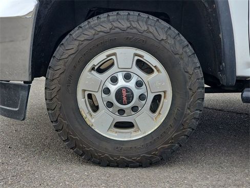 Used 2017 GMC Sierra 2500 SLE image 18