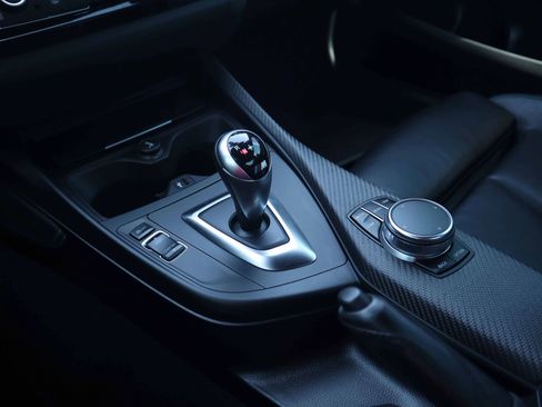 Used 2017 BMW M2 RWD image 21