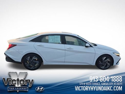 Used 2024 Hyundai Elantra Limited FWD image 6
