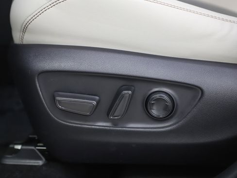 Used 2020 Toyota RAV4 Limited image 28