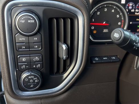 Used 2020 Chevrolet Silverado 2500 LTZ w/ Technology Package image 22