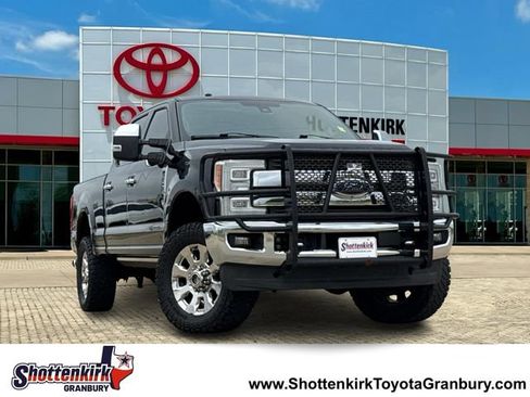 Used 2017 Ford F250 King Ranch w/ King Ranch Ultimate Package AWD/4WD image 1