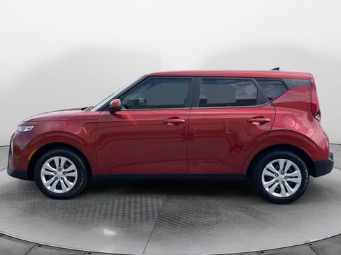 Used 2022 Kia Soul LX FWD image 2
