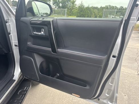 Used 2024 Toyota 4Runner TRD Off-Road image 14