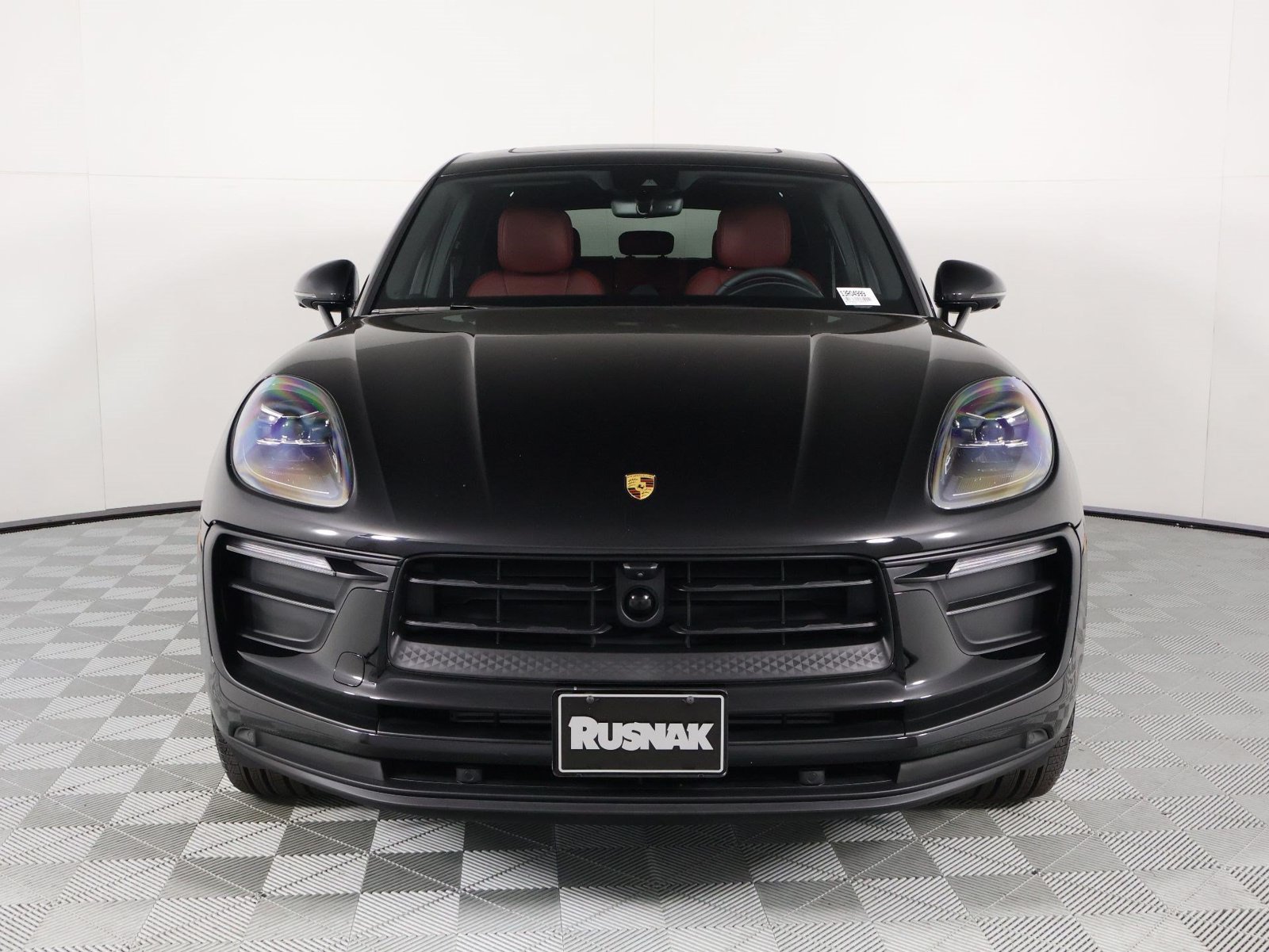 Certified 2026 Porsche Macan AWD/4WD image 10
