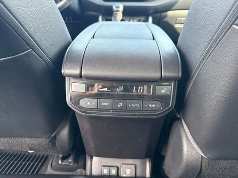 Certified 2021 Toyota Highlander Platinum AWD/4WD image 24