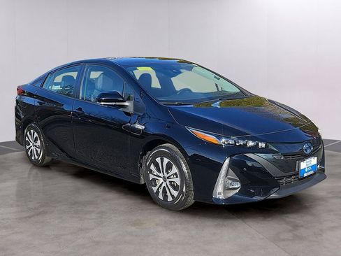 Used 2022 Toyota Prius Prime Limited image 3