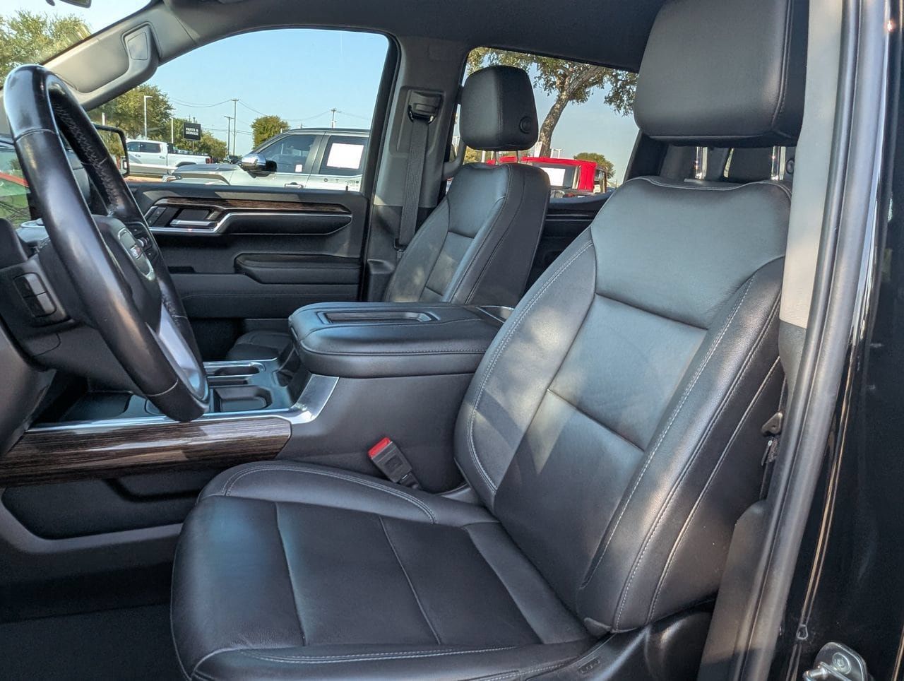 Used 2022 GMC Sierra 1500 Elevation w/ Elevation Premium Package AWD/4WD image 25