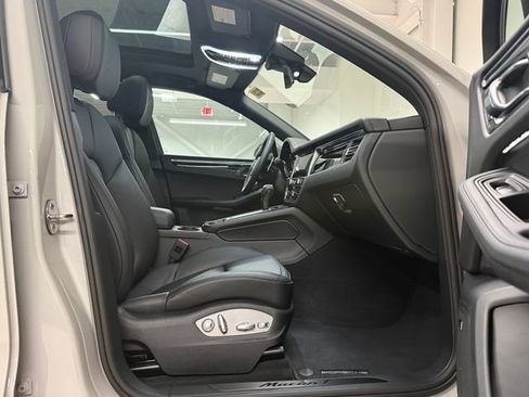 Certified 2026 Porsche Macan AWD/4WD image 20