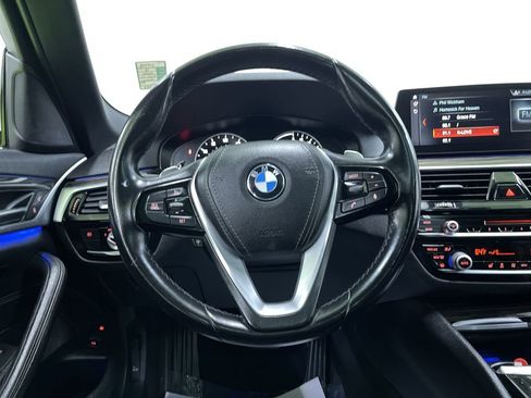 Used 2018 BMW 530e w/ Premium Package 2 image 21