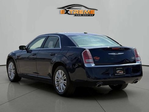 Used 2014 Chrysler 300 AWD w/ Driver Convenience Group image 4