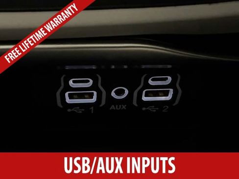 Used 2023 Chrysler Pacifica Limited FWD image 17