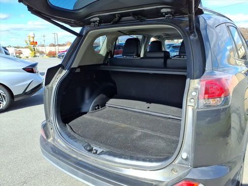 Used 2018 Toyota RAV4 Limited image 24