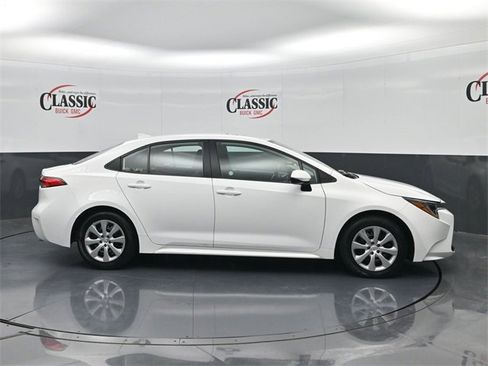 Used 2024 Toyota Corolla LE image 6