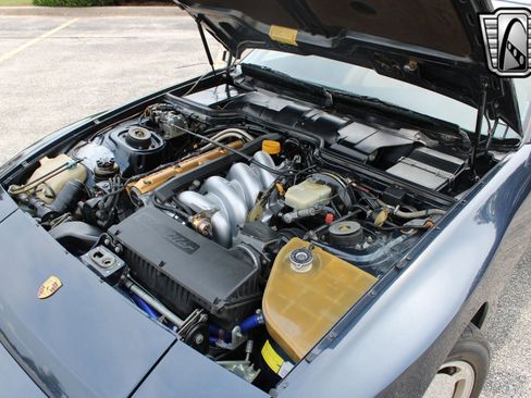 Used 1987 Porsche 944 S image 12