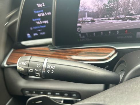 Used 2022 Cadillac Escalade Premium Luxury w/ Performance Package image 13