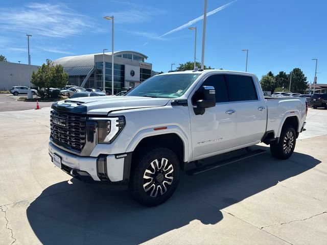 Used 2024 GMC Sierra 3500 Denali Ultimate AWD/4WD image 3