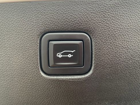 Used 2020 Chevrolet Blazer LT image 31