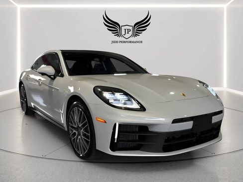 Used 2024 Porsche Panamera image 1