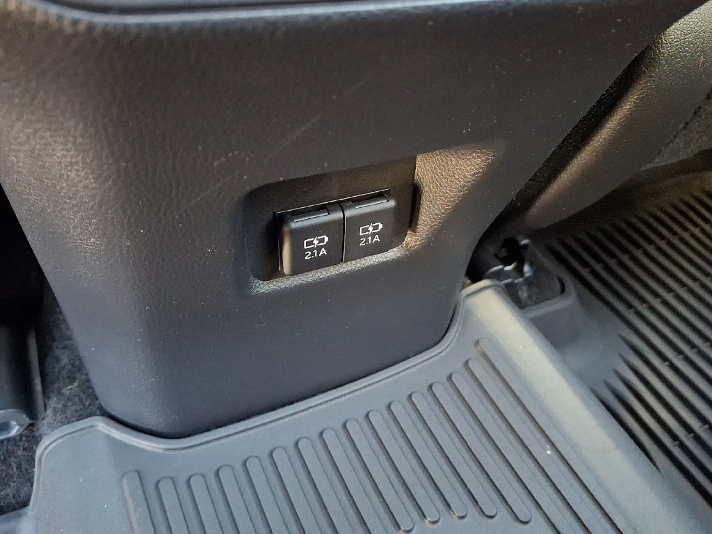 Used 2021 Toyota RAV4 XLE w/ Convenience Package AWD/4WD image 13