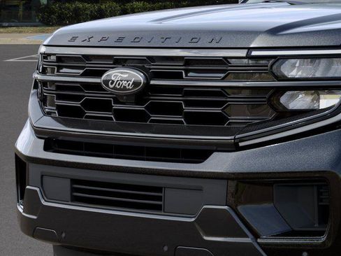 New 2027 Ford Expedition Platinum w/ Stealth Appearance Package RWD image 17